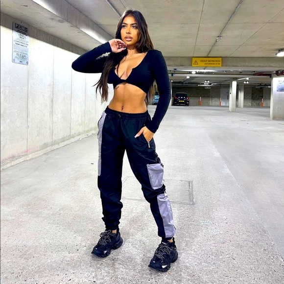 NWOT Elite cargo pants - Picture 2 of 6